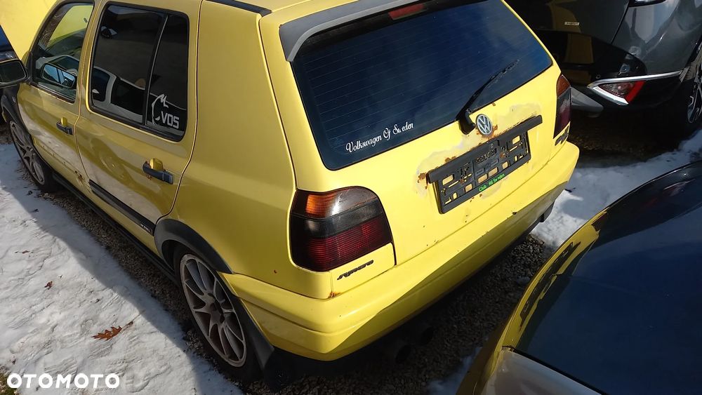 Volkswagen Golf - 2