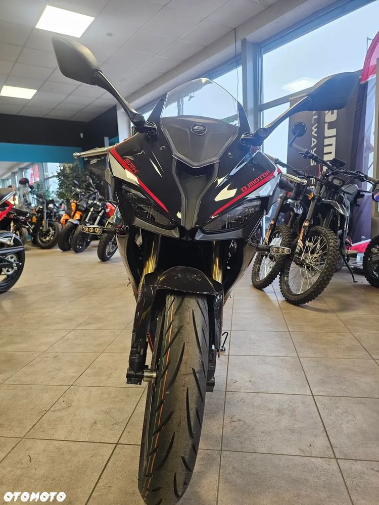QJMOTOR SRK 125R - 2