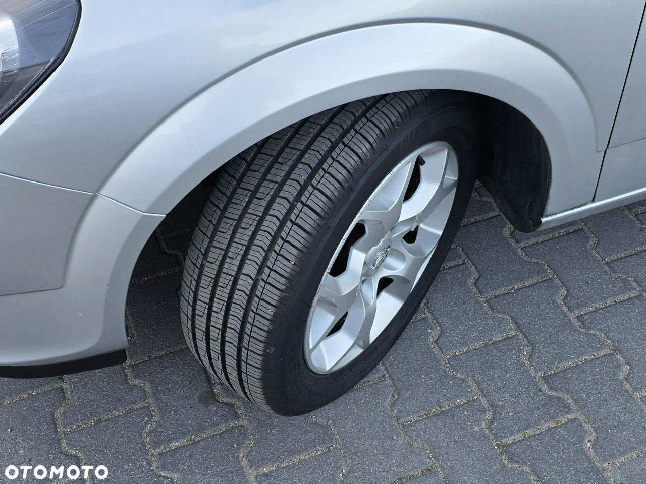 Opel Astra 1.8 Caravan Automatik - 28