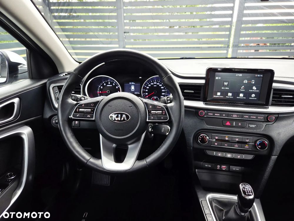 Kia Ceed 1.0 T-GDI 120 OPF Vision - 22