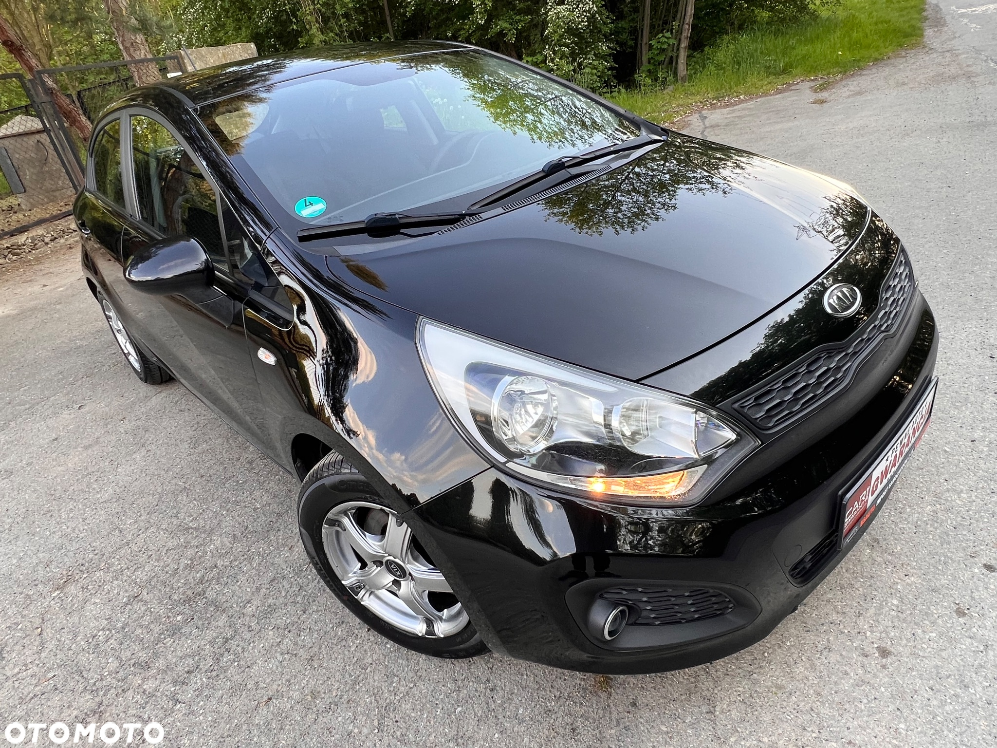 Kia Rio 1.4 L - 12