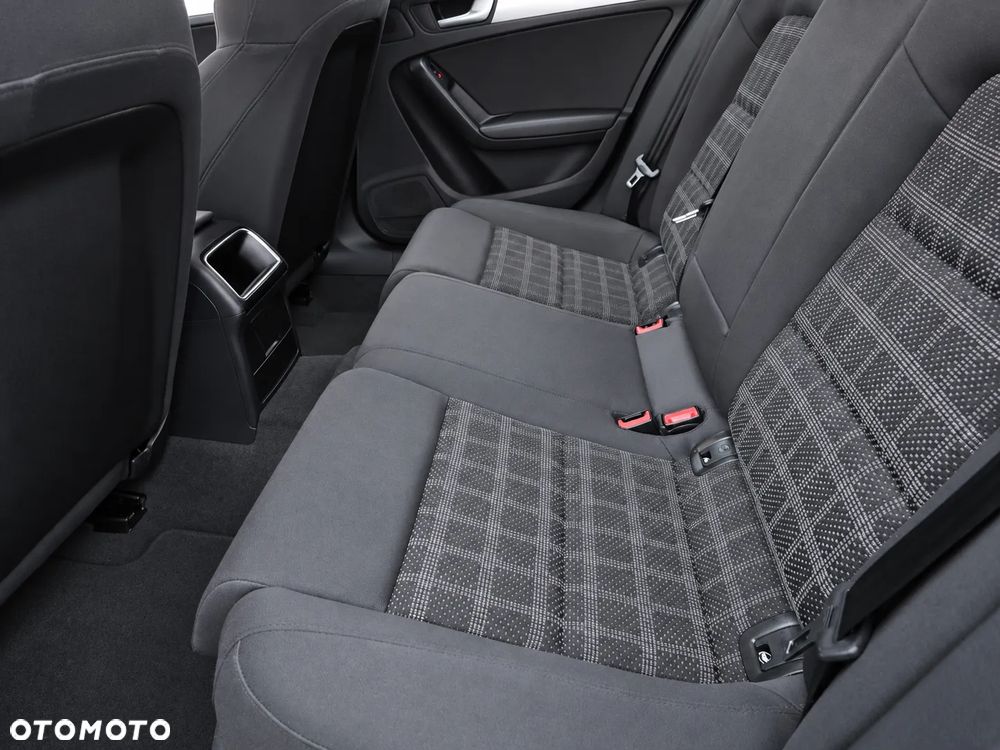 Audi A4 Avant 2.0 TFSI Attraction - 17