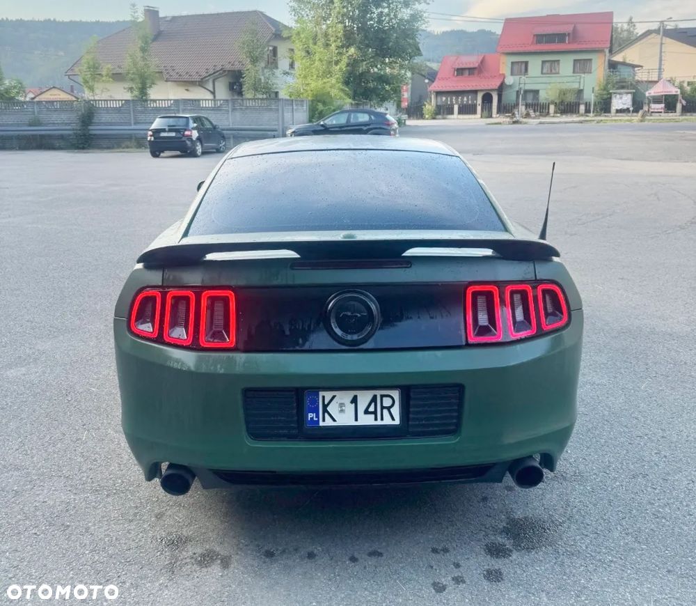 Ford Mustang - 4