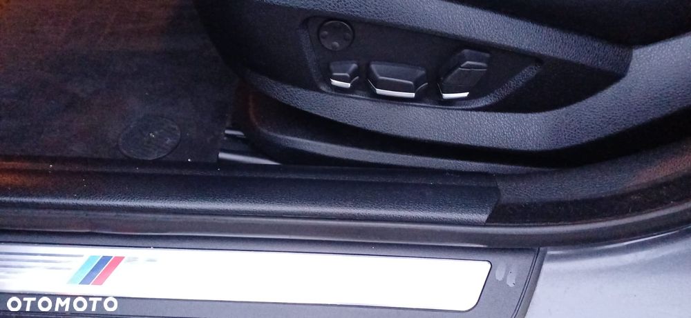 BMW Seria 5 535i xDrive Sport-Aut Modern Line - 26