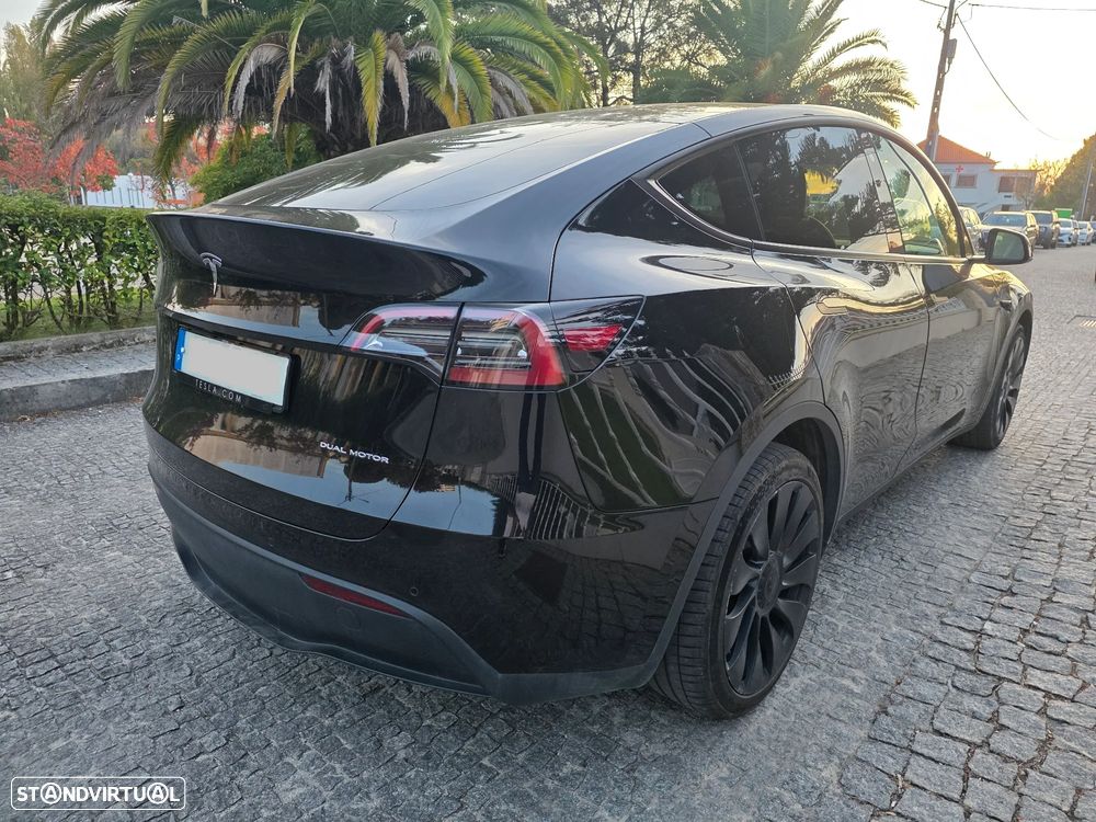 Tesla Model Y Long Range Dual Motor AWD - 15