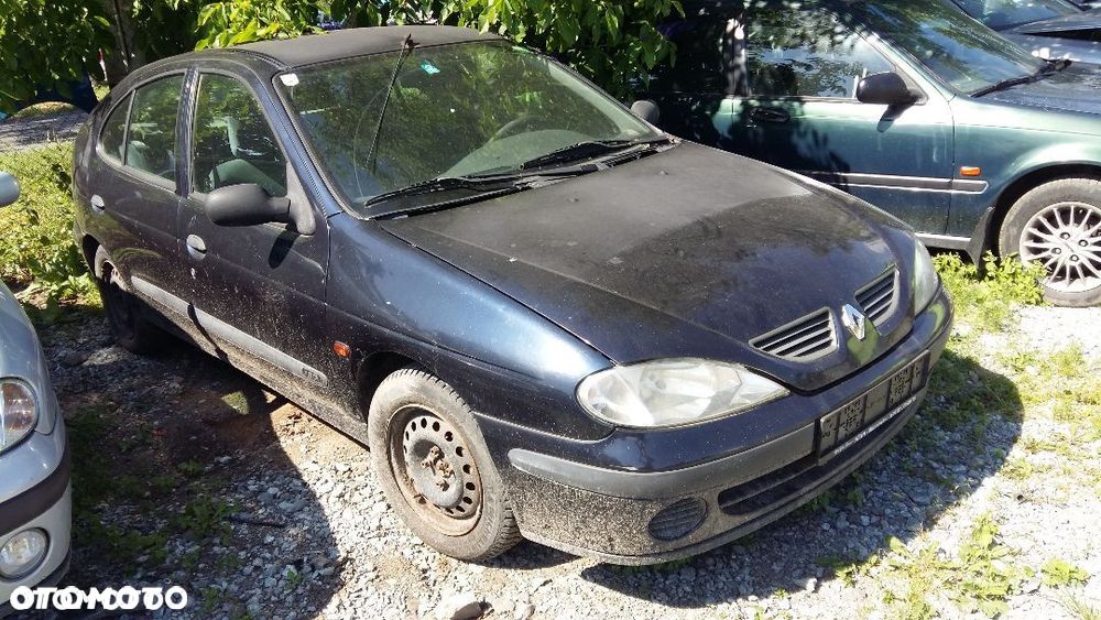 Części Renault Megane IFL 01r. 1.9 diesel NV472 5-drzwi - 2