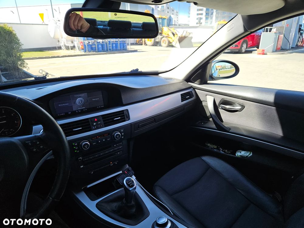 BMW Seria 3 318d - 9