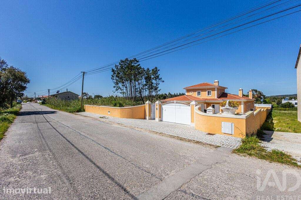 Casa / Villa T4 em Nadadouro de 228 m2 - Grande imagem: 4/40