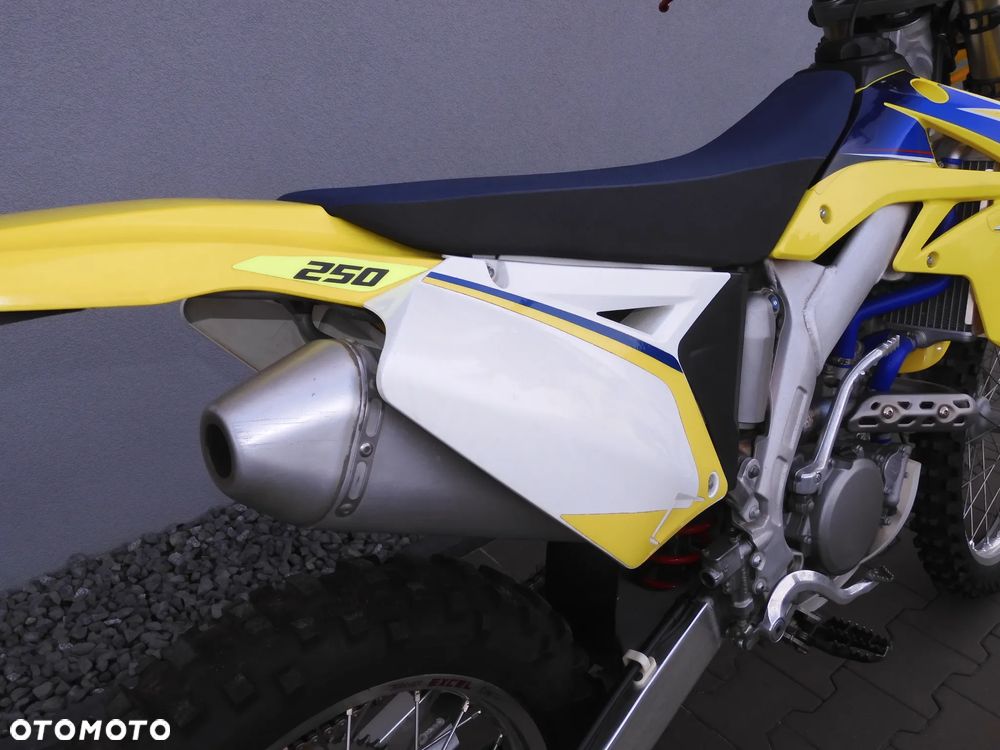 Suzuki RM-Z - 8
