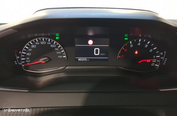 Peugeot 2008 1.2 PureTech Allure - 27