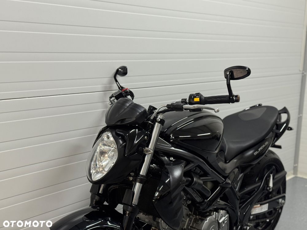 Suzuki Gladius - 14
