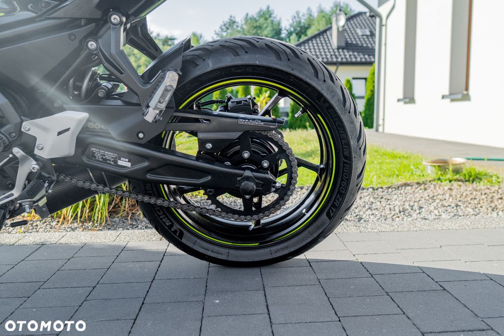 Kawasaki Ninja - 28