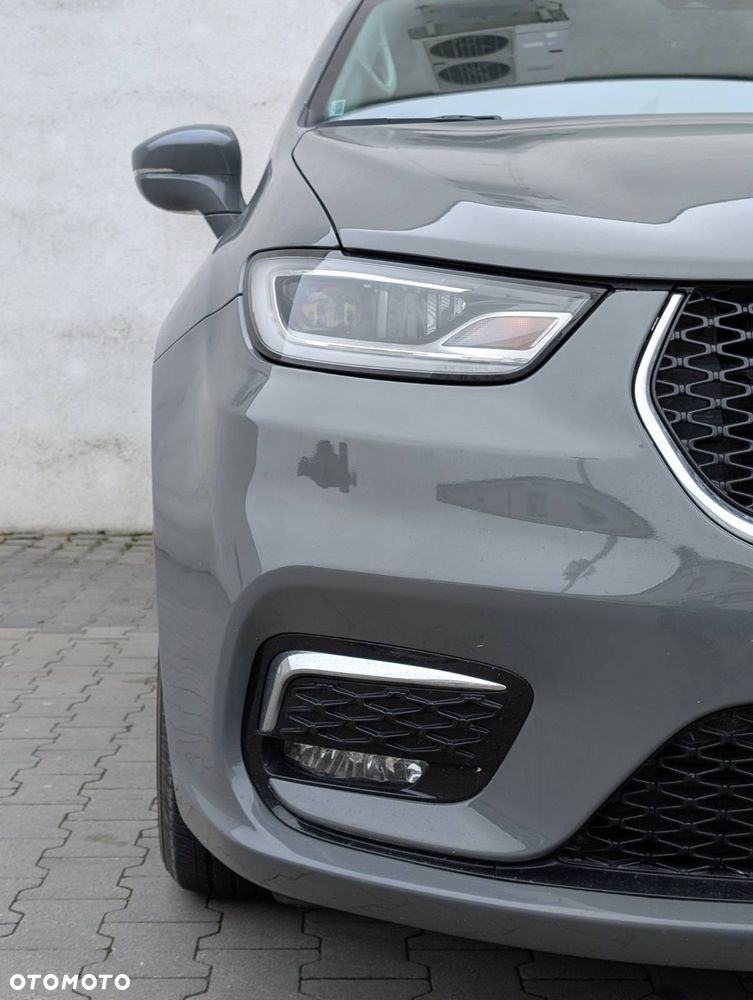 Chrysler Pacifica - 34