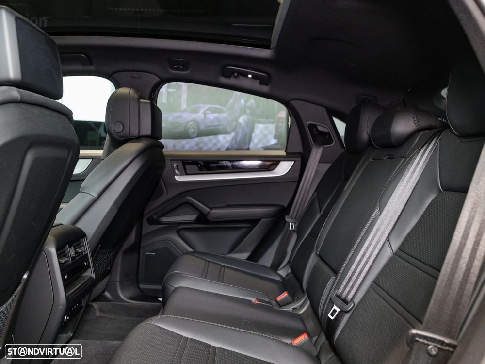 Porsche Cayenne Coupé E-Hybrid - 23