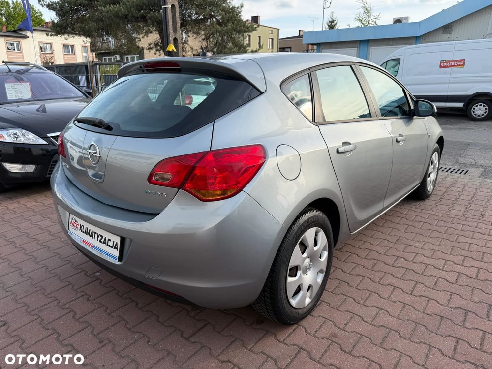 Opel Astra 1.4 ecoFLEX - 10