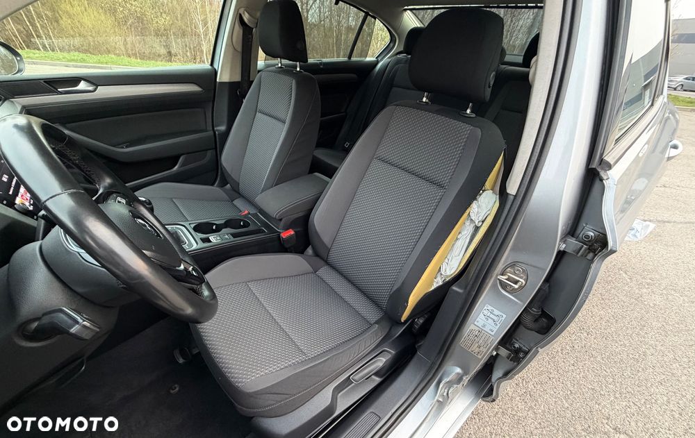 Volkswagen Passat 1.6 TDI BMT Comfortline - 20
