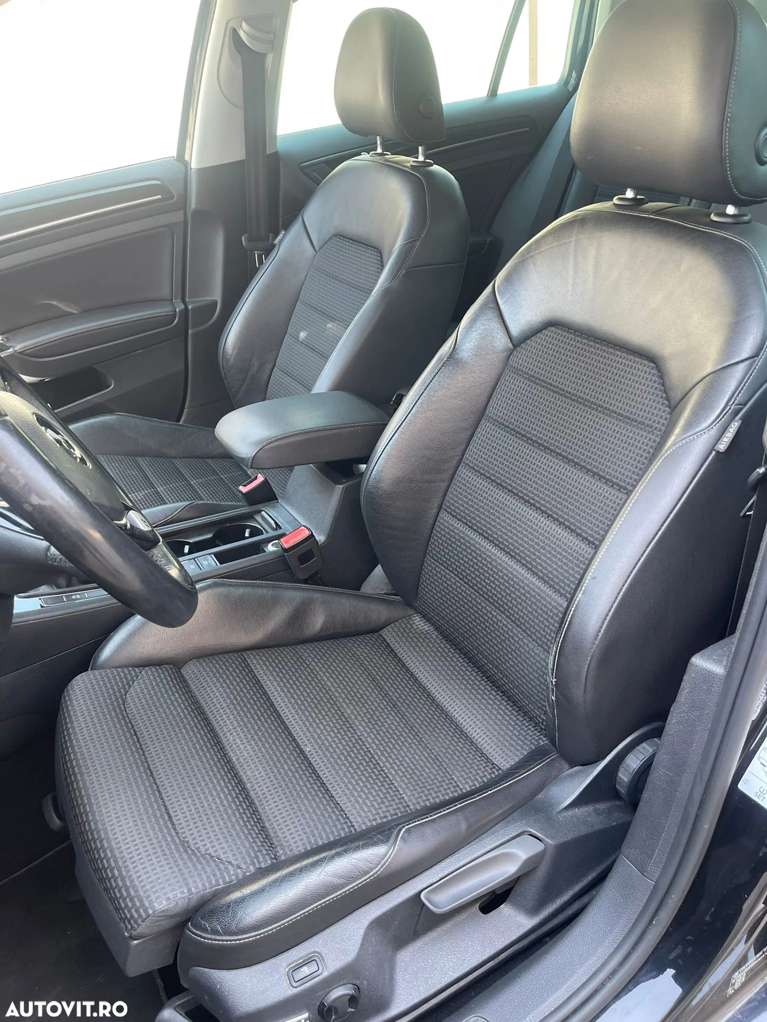 Volkswagen Golf - 11