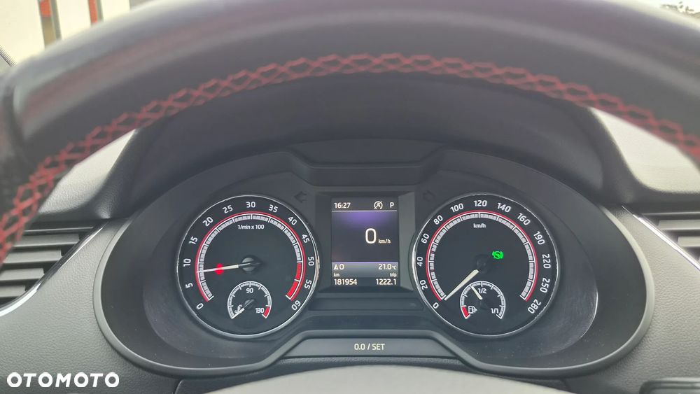 Skoda Octavia 2.0 TDI DSG RS - 23