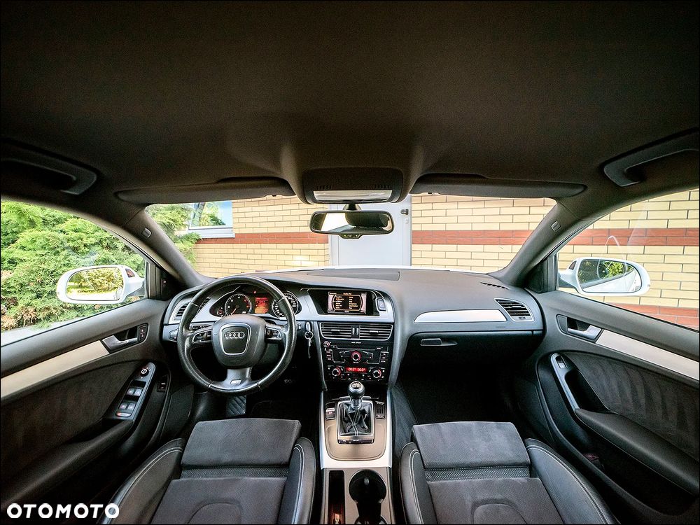 Audi A4 Limousine - 13