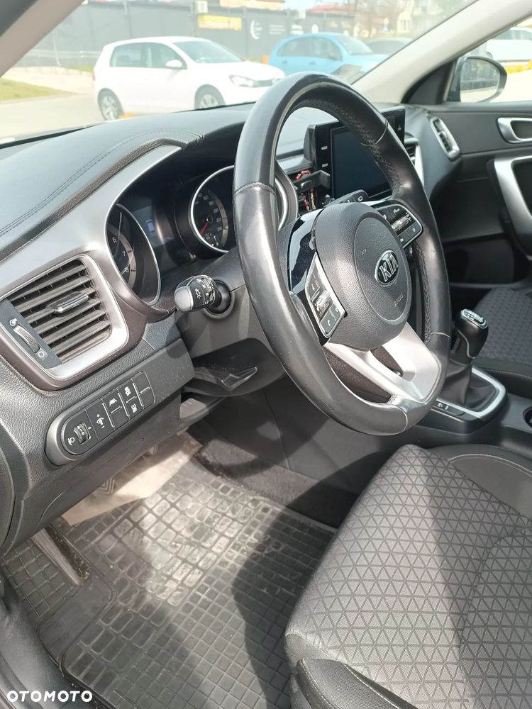Kia XCeed - 13