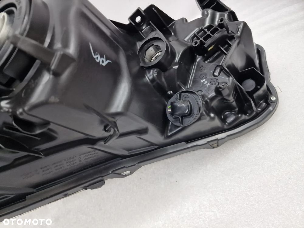 NISSAN MICRA K16 16- LEWA ZWYKŁA LAMPA PRZEDNIA PRZÓD LED , NR KOITO 100-18730 / 100-18728 , NR AUKCJI LA197 - 21