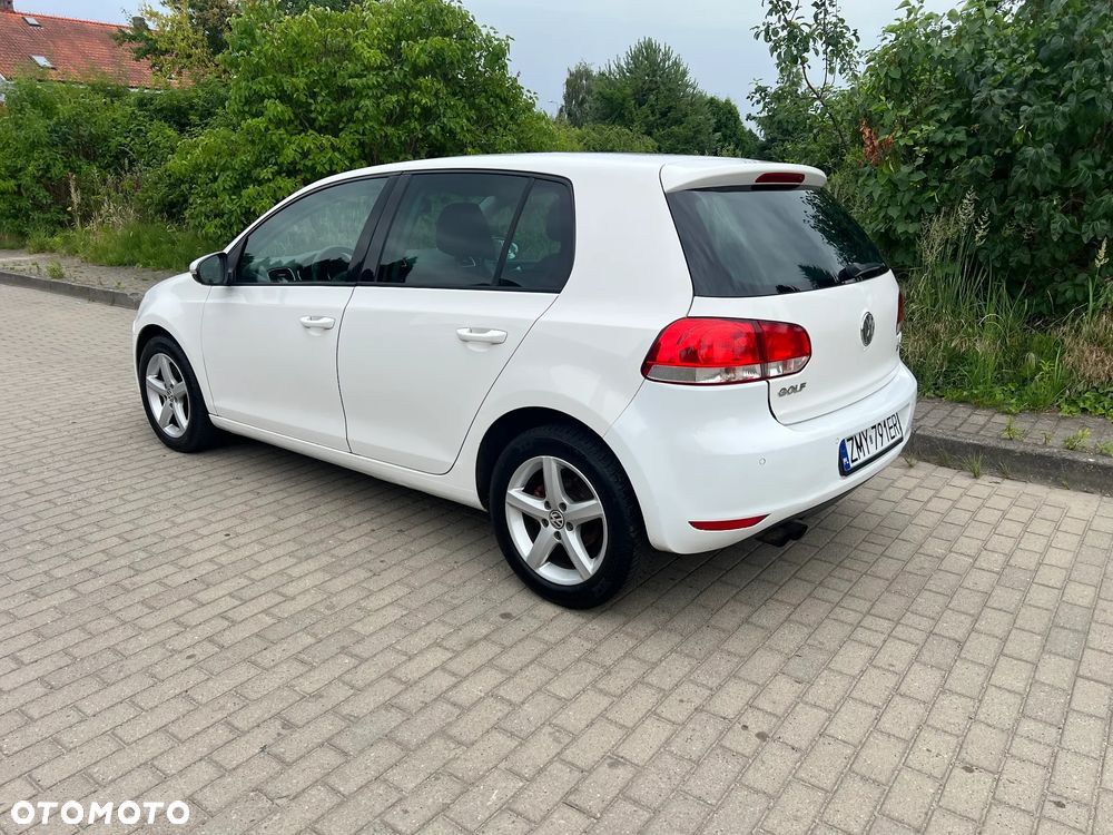 Volkswagen Golf - 6