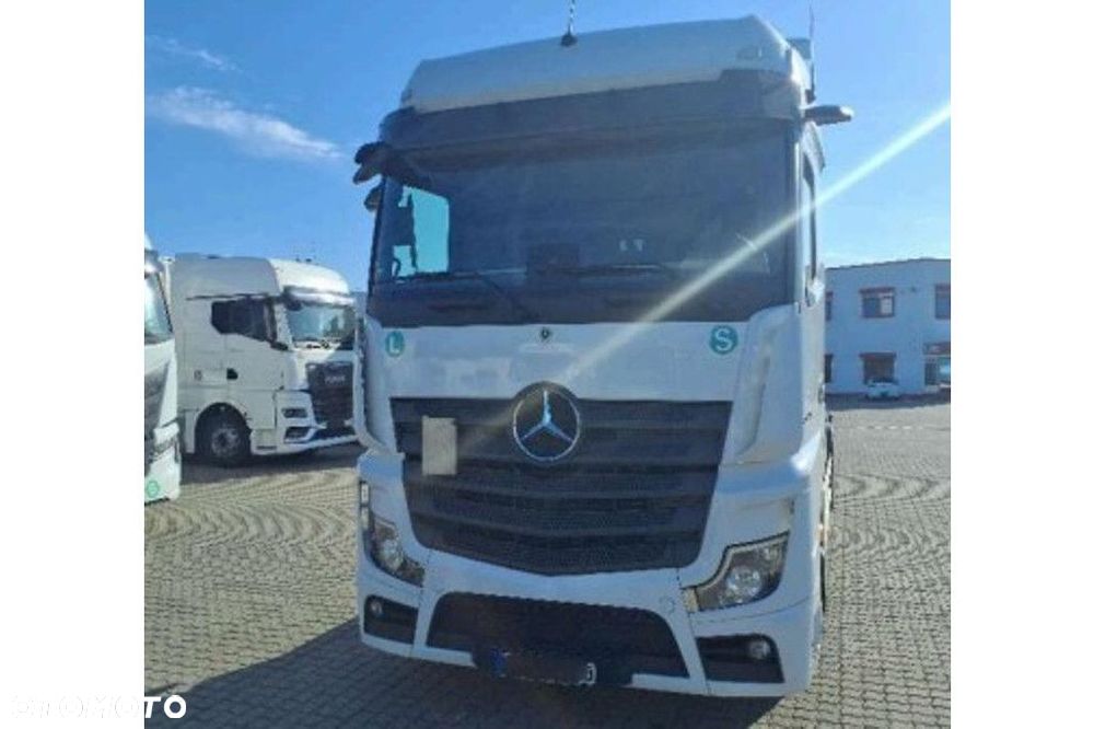 Mercedes-Benz Vehicle Rigid 6x2-2 BDF 7,82 1000 - 9
