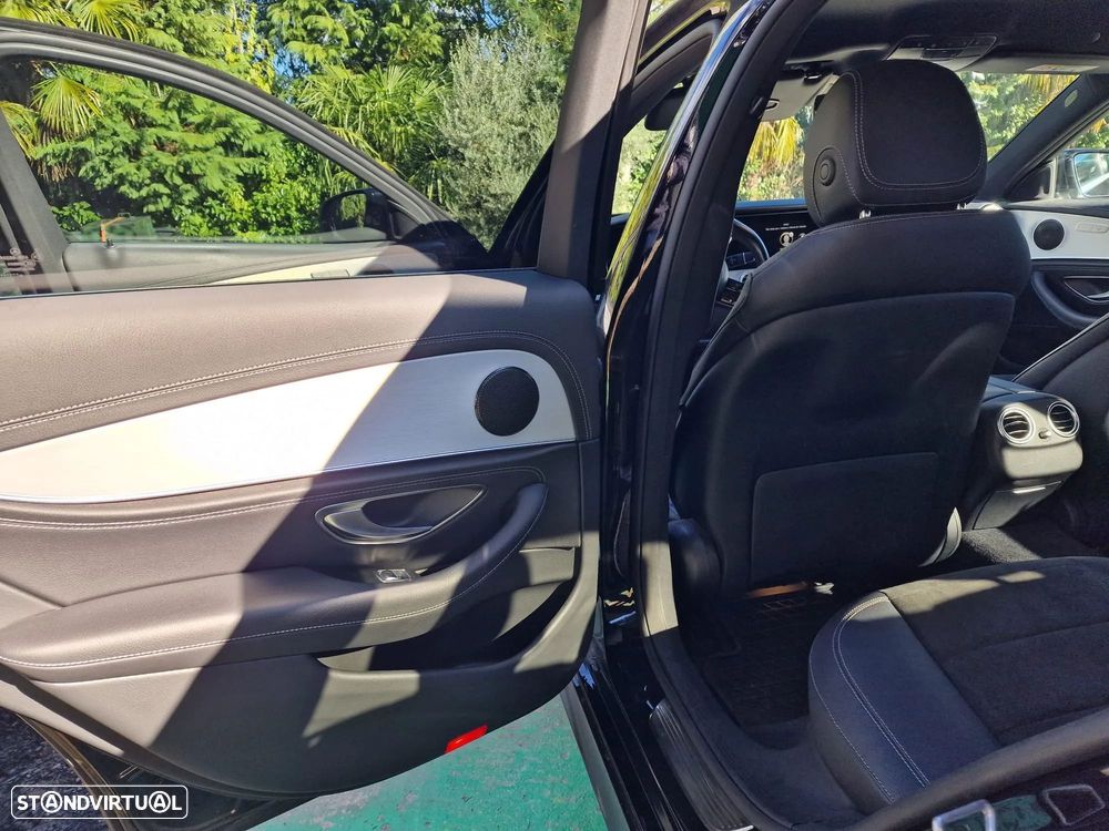 Mercedes-Benz E 300 de AMG Line - 22