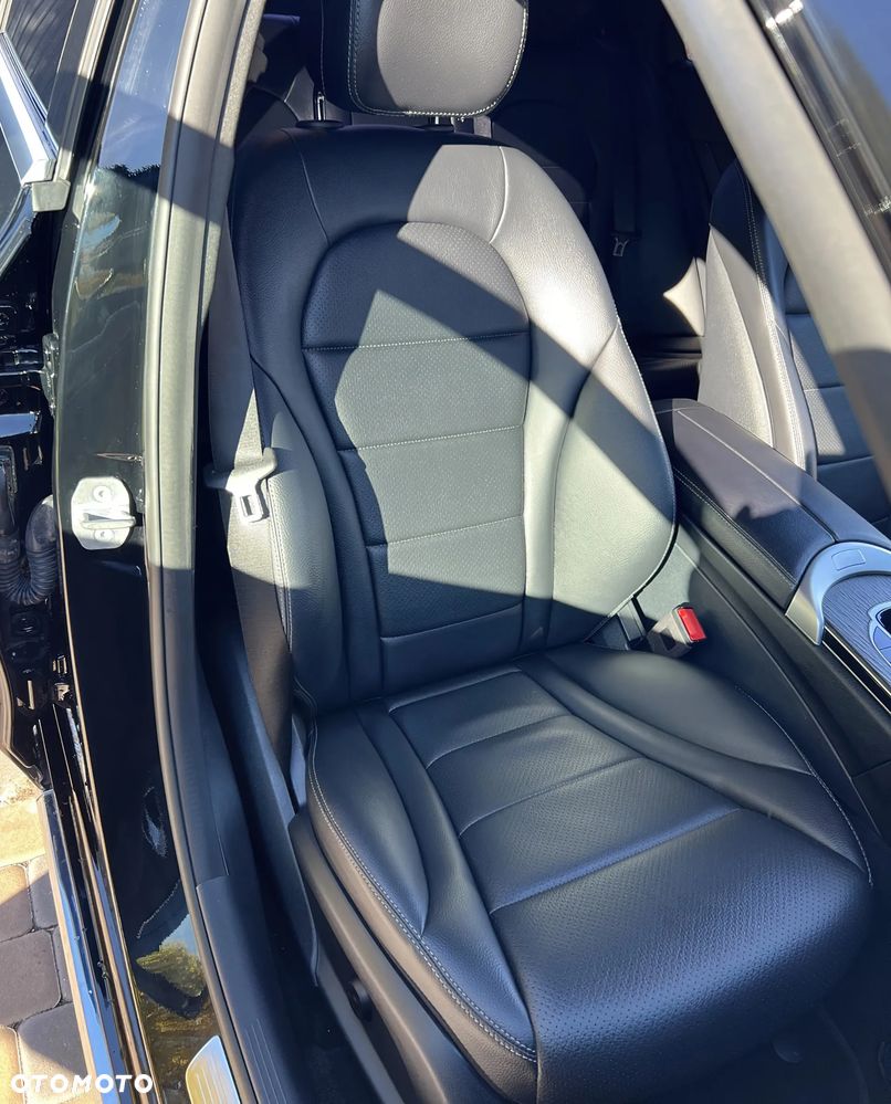 Mercedes-Benz Klasa C 300 9G-TRONIC - 12