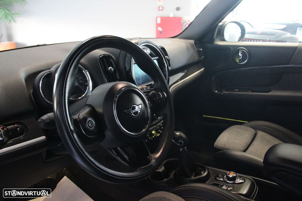 MINI Countryman Cooper SE ALL4 Auto - 9
