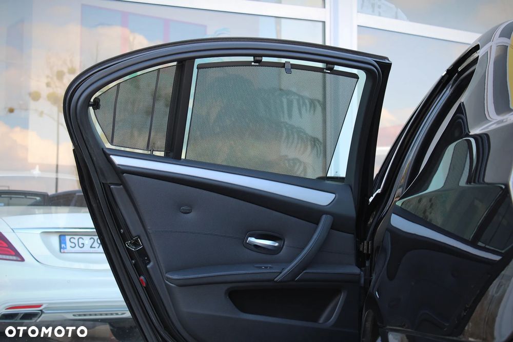 BMW Seria 5 530i - 24