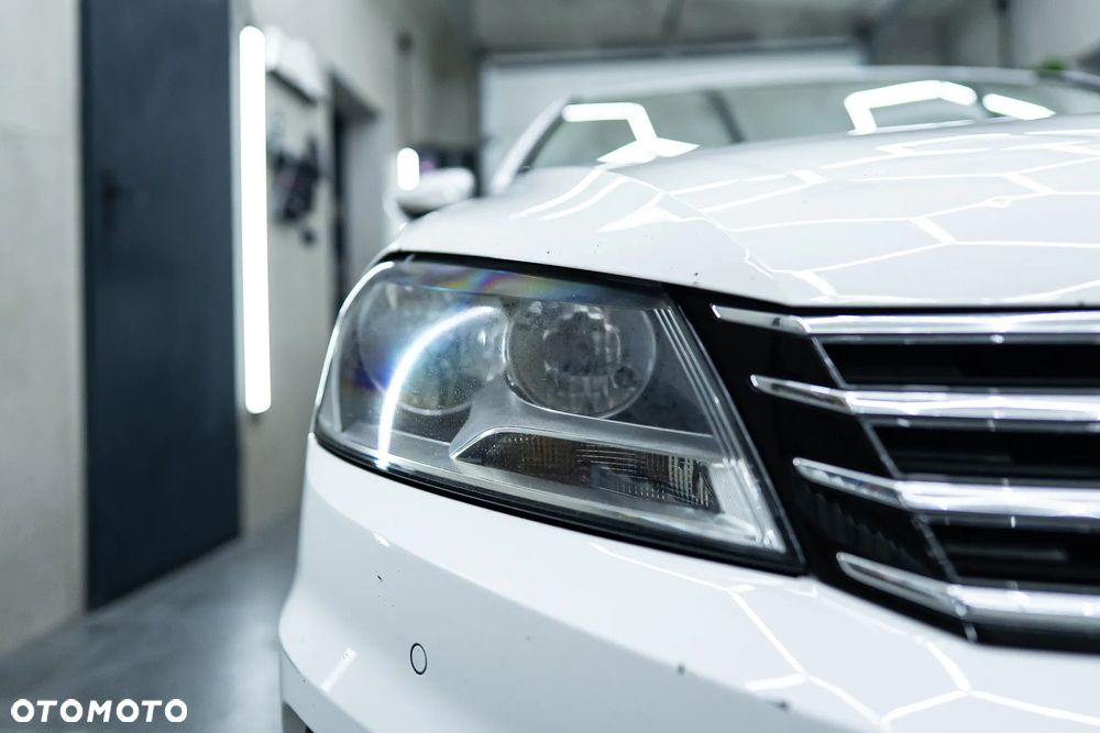 Volkswagen Passat 2.0 TDI DSG BlueMotion Technology R-Line - 3