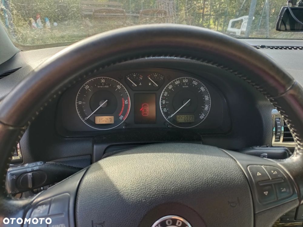 Skoda Superb 2.0 TDI DPF Ambiente - 8