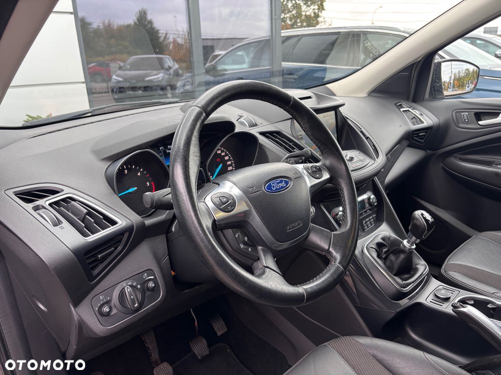 Ford Kuga 2.0 TDCi 2x4 Titanium - 16