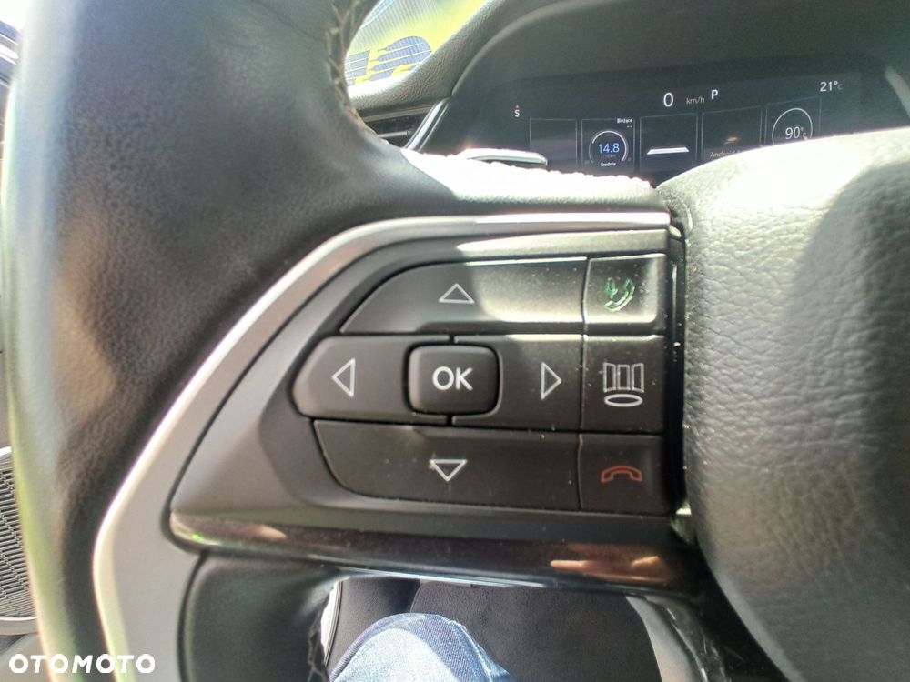 Jeep Grand Cherokee - 22