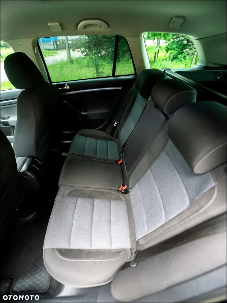 Volkswagen Golf - 8