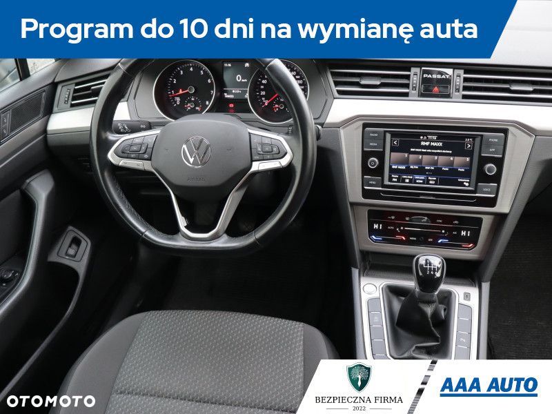 Volkswagen Passat - 8