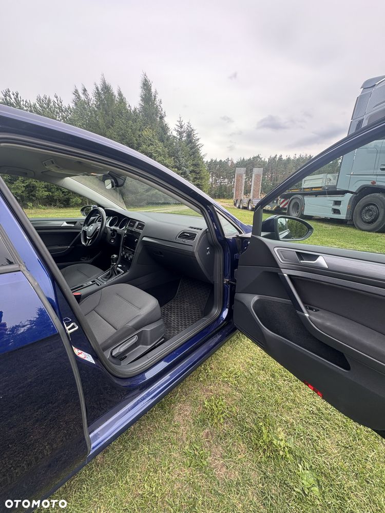 Volkswagen Golf - 8