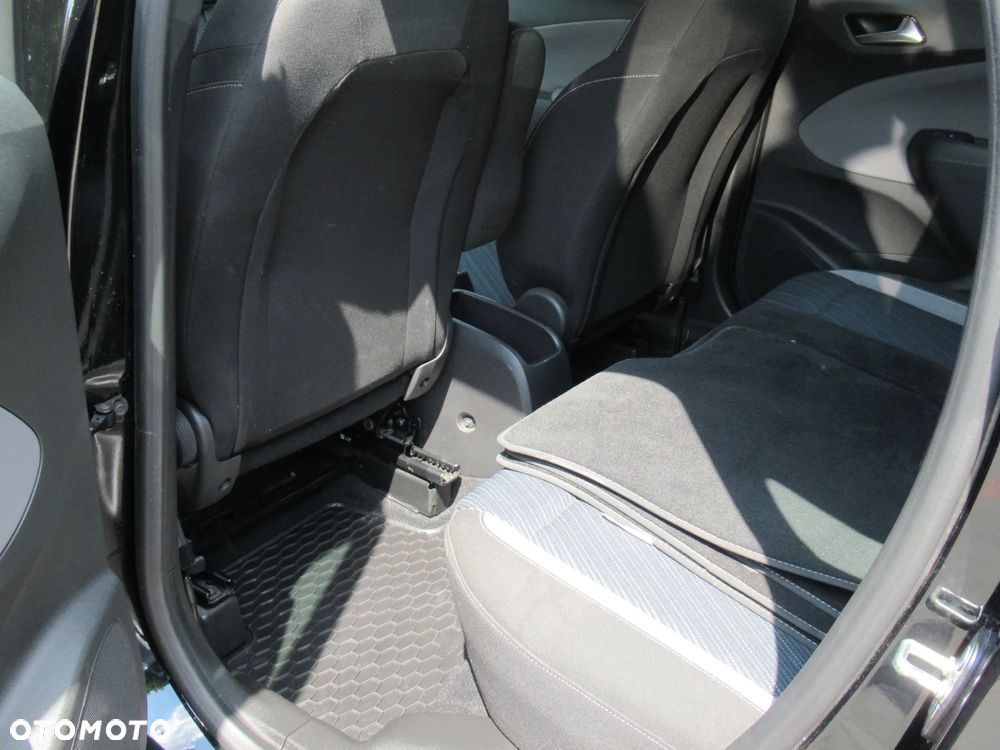 Opel Crossland X - 8