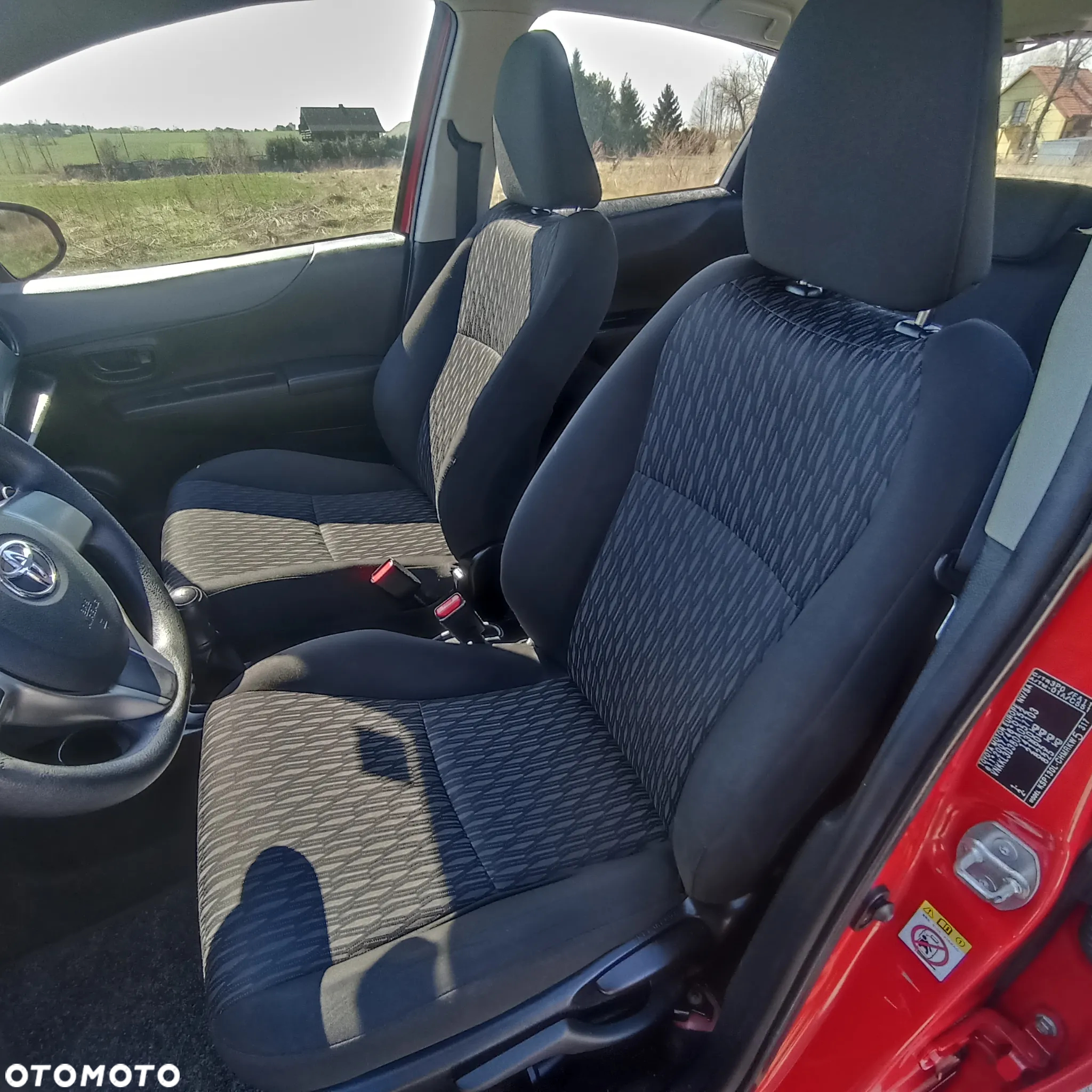 Toyota Yaris 1.0 Premium - 16