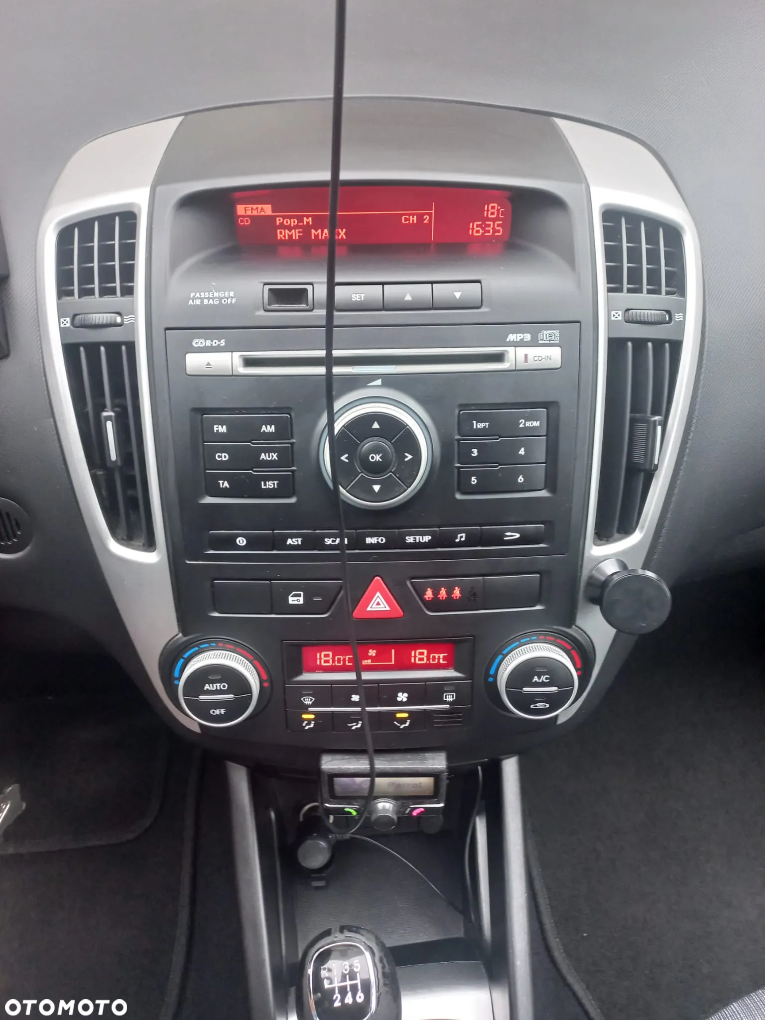 Kia Ceed - 8