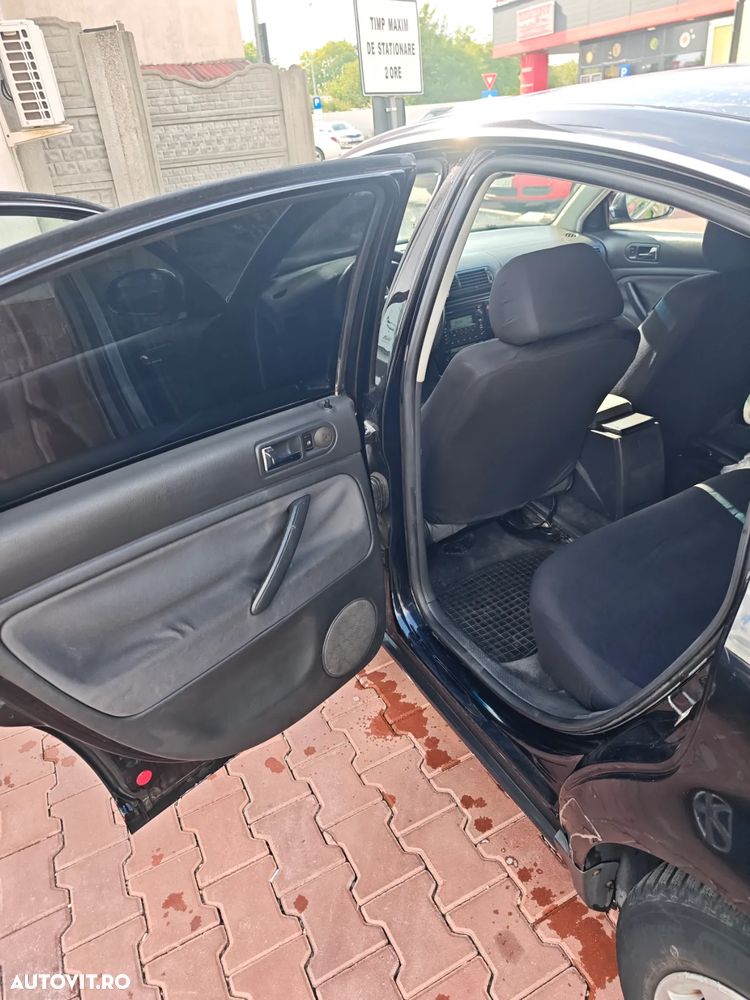 Volkswagen Passat - 11