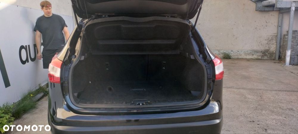 Nissan Qashqai 1.5 dCi Tekna - 4