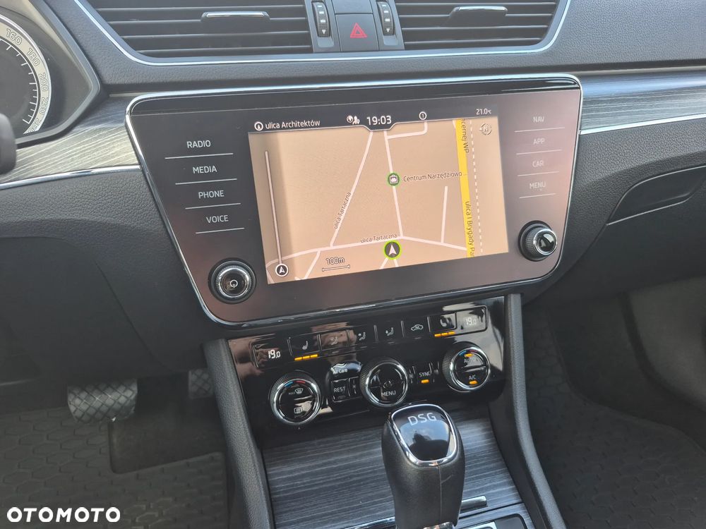 Skoda Superb 2.0 TSI DSG Style - 23