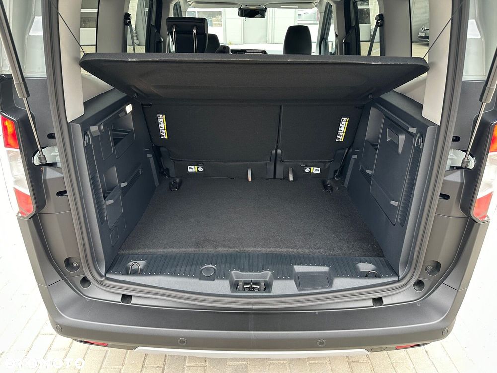 Ford Tourneo Courier - 12