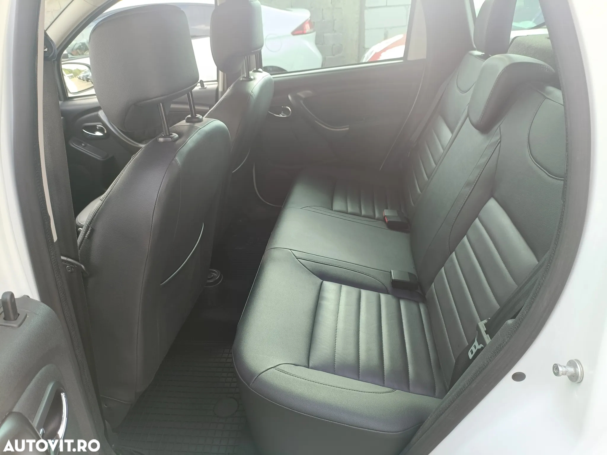 Dacia Duster 1.2 TCe 4x2 Laureate - 11