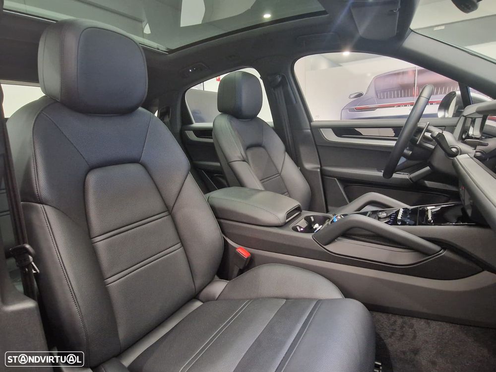 Porsche Cayenne Coupé E-Hybrid - 19