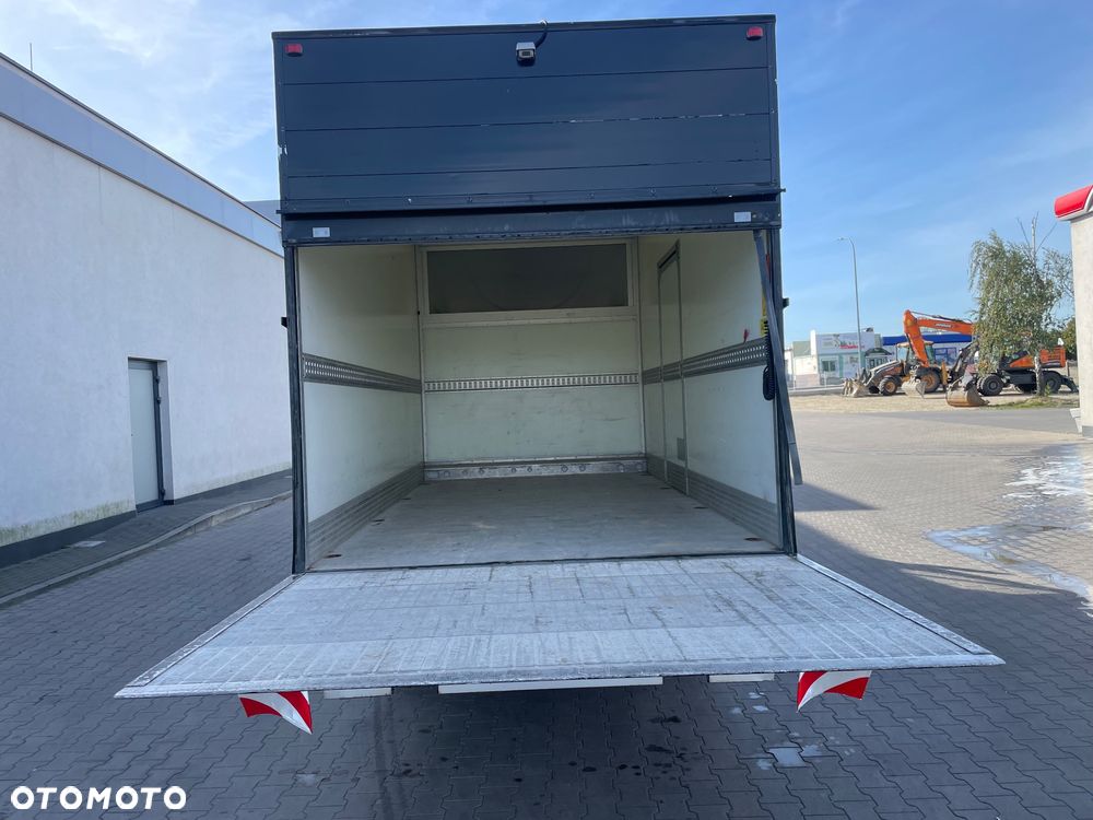 Mercedes-Benz Sprinter - 9