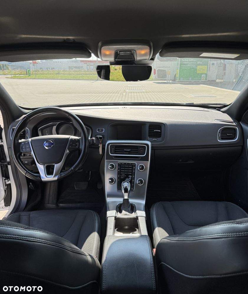 Volvo V60 D4 Drive-E Momentum - 10