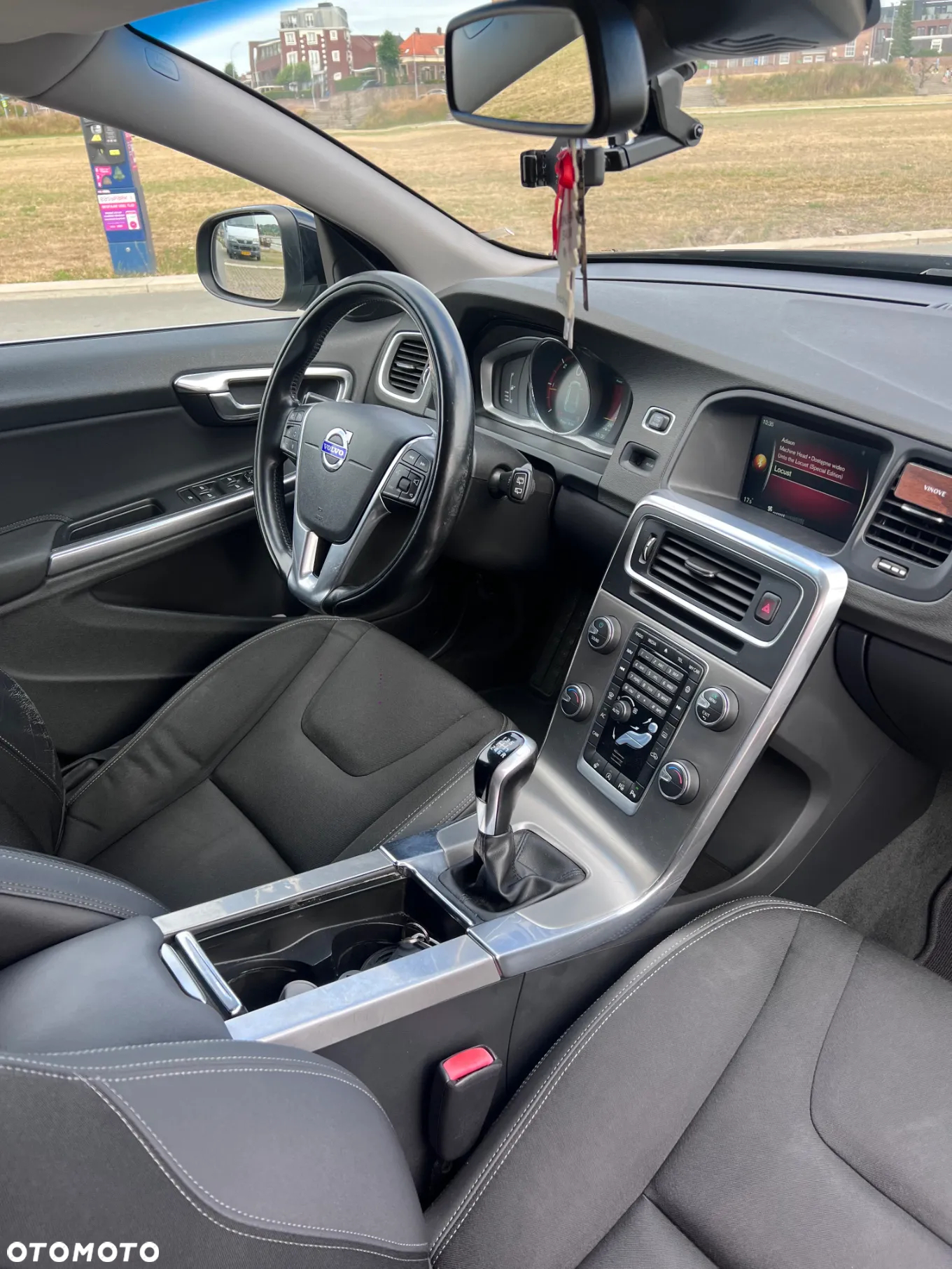 Volvo V60 D4 Drive-E Momentum - 10